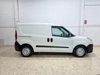 Usado Fiat Doblò Easy 90 CV (66 kW) 2015 Blanco Monovolumen