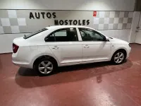 Usado Skoda Rapid Active 105 CV (77 kW) 2013 Blanco Utilitario