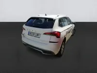 Usado Skoda Kamiq 95 CV (69 kW) 2022 Blanco SUV