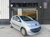 Usado Peugeot 107 68 CV (50 kW) 2007 Gris / plata Utilitario