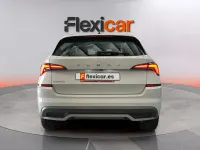 Usado Skoda Kamiq Monte Carlo 110 CV (80 kW) 2022 Blanco SUV