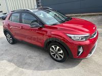 Usado Kia Stonic 100 CV (73 kW) 2022 Granate SUV