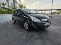 Usado Opel Corsa Selective 85 CV (62 kW) 2013 Negro Utilitario