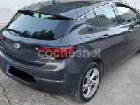 Usado Opel Astra Selective 105 CV (77 kW) 2016 Negro Berlina