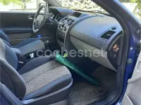 Usado Renault Mégane Privilege 80 CV (58 kW) 2004 Azul Berlina