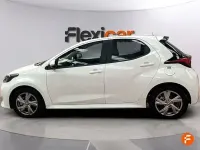 Usado Toyota Yaris Active 116 CV (85 kW) 2025 Blanco Utilitario