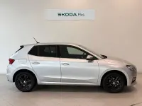Usado Skoda Fabia Selection 95 CV (69 kW) 2024 Gris plata Utilitario