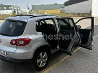 Usado VW Tiguan 140 CV (102 kW) 2009 Gris / plata SUV