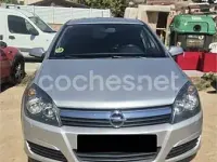 Usado Opel Astra Cosmo 100 CV (73 kW) 2006 Gris / plata Berlina