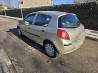 Usado Renault Clio II Authentique 86 CV (63 kW) 2007 Beige Utilitario