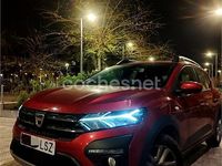 Usado Dacia Sandero Comfort 101 CV (74 kW) 2021 Granate Berlina