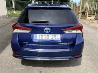 Usado Toyota Auris Hybrid Advance 136 CV (100 kW) 2016 Azul Familiar