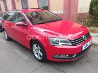 Usado VW Passat 105 CV (77 kW) 2014 Rojo Familiar