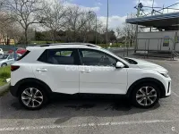 Usado Kia Stonic GT-Line 100 CV (73 kW) 2022 Blanco SUV