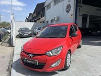 Usado Hyundai i20 84 CV (61 kW) 2012 Rojo Utilitario
