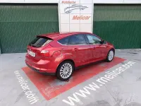 Usado Ford Focus Titanium 115 CV (84 kW) 2011 Granate Berlina