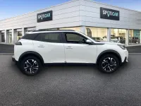 Usado Peugeot 2008 Allure 130 CV (95 kW) 2021 Blanco SUV