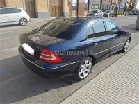 Usado Mercedes C200 Elegance 163 CV (119 kW) 2005 Azul Berlina