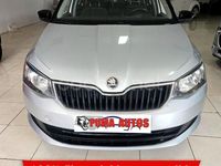 Usado Skoda Fabia Active 95 CV (69 kW) 2018 Gris / plata Berlina