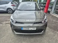 Usado Kia Rio 84 CV (61 kW) 2022 Gris / plata Berlina