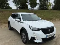 Usado Peugeot 2008 Active 100 HP (73 kW) 2021 Branco SUV