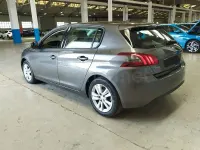 Usado Peugeot 308 Active 130 CV (95 kW) 2021 Gris / plata Berlina