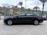 Usado VW Passat 122 CV (89 kW) 2021 Negro Familiar