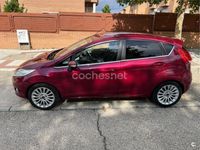Usado Ford Fiesta Titanium 70 CV (51 kW) 2011 Granate Utilitario