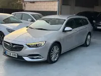 Usado Opel Insignia Exklusiv 170 CV (125 kW) 2018 Gris / plata Familiar