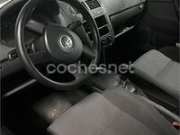 Usado VW Polo Highline 100 CV (73 kW) 2003 Azul Berlina