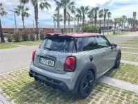 Usado Mini John Cooper Works 231 CV (169 kW) 2022 Gris / plata Utilitario
