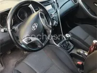 Usado Hyundai i30 100 CV (73 kW) 2015 Gris / plata Berlina