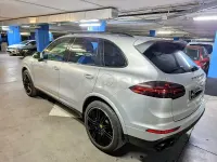 Usado Porsche Cayenne S E-Hybrid Platinum Edition 416 CV (305 kW) 2016 Gris / plata SUV