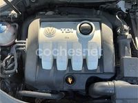 Usado VW Passat Trendline 105 CV (77 kW) 2005 Gris / plata Berlina