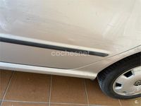 Usado Skoda Fabia Comfort 64 CV (47 kW) 2001 Gris / plata Berlina