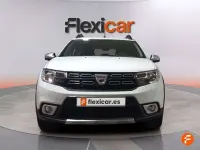 Usado Dacia Sandero Comfort 90 CV (66 kW) 2019 Blanco Utilitario