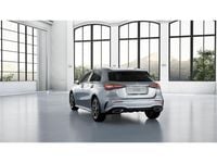 Usado Mercedes A180 AMG line 116 CV (85 kW) 2024 Plateado Berlina