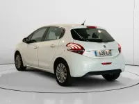 Usado Peugeot 208 Allure 110 CV (80 kW) 2018 Blanco Utilitario