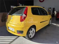 Usado Fiat Punto 95 CV (69 kW) 2004 Amarillo Utilitario