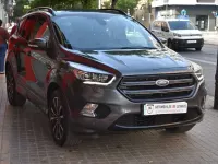 Usado Ford Kuga ST-Line 150 CV (110 kW) 2018 Gris SUV