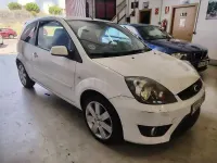 Usado Ford Fiesta Futura 68 CV (50 kW) 2007 Blanco Utilitario