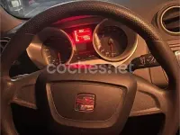 Usado Seat Ibiza Reference 70 CV (51 kW) 2010 Gris / plata Berlina