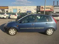 Usado Ford Fiesta Ghia 68 CV (50 kW) 2007 Azul Utilitario