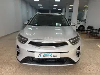Usado Kia Stonic Style 100 CV (73 kW) 2025 Gris / plata SUV