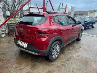 Usado Dacia Sandero Comfort 101 CV (74 kW) 2021 Granate Berlina