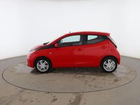 Usado Toyota Aygo X-play 70 CV (51 kW) 2016 Rojo Utilitario