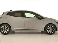 Usado Renault Clio V Techno 100 CV (73 kW) 2025 Gris Berlina