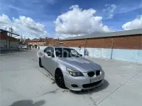 Usado BMW 525 177 CV (130 kW) 2006 Gris / plata Familiar
