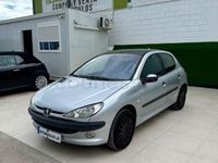 Usado Peugeot 206 75 CV (55 kW) 2005 Gris / plata Berlina
