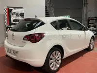 Usado Opel Astra Excellence 140 CV (102 kW) 2012 Blanco Berlina